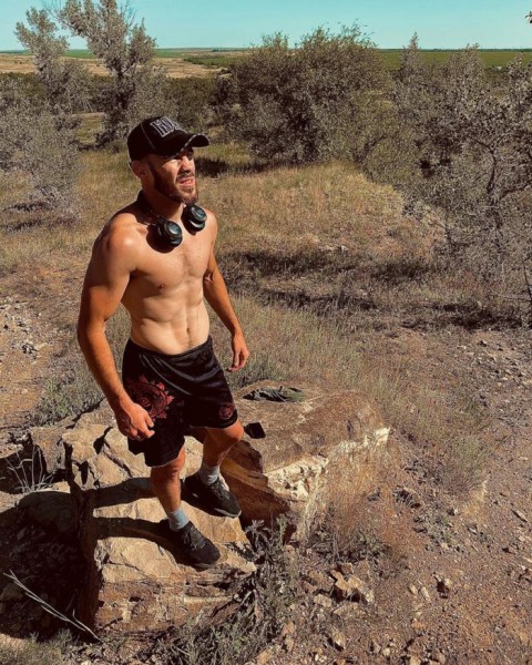 «Просто выйду в клетку и сделаю свое дело». Роман Богатов о подготовке к дебюту в UFC, сопернике и спортивных экспериментах «Просто выйду в клетку и сделаю свое дело». Роман Богатов о подготовке к дебюту в UFC, сопернике и спортивных экспериментах