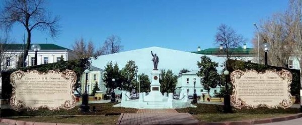Оренбуржцы с помощью петиции пытаются вернуть на место памятник Ленину