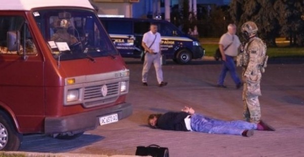 Террорист из Оренбургской области, захвативший в Луцке автобус с заложниками, сдался полиции