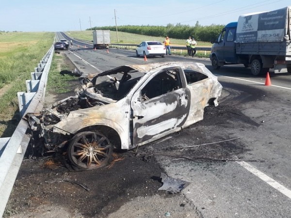 В столкновении KIA и Opel на трассе в Оренбуржье погибли двое