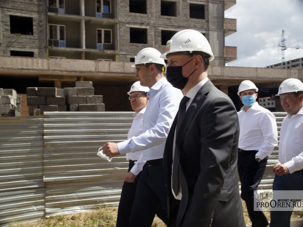 Владимир Якушев и Денис Паслер обсудили темпы строительства жилья в Оренбуржье