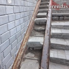 На оренбургской &laquo;Улице Победы&raquo; - ямы, провалы, колеи и трещины