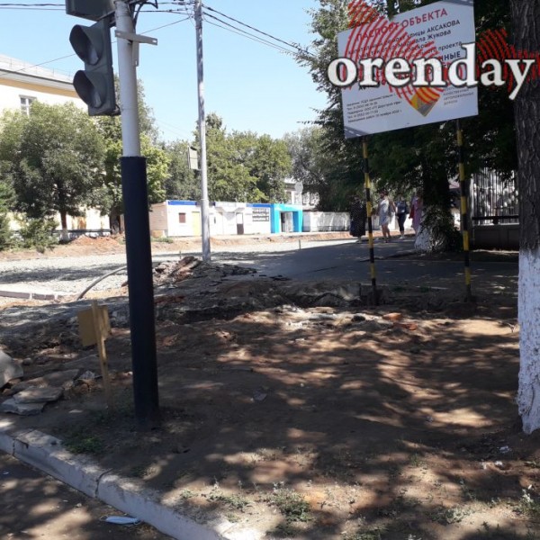 В Оренбурге пешеходы рискуют своей жизнью из-за неработающих светофоров