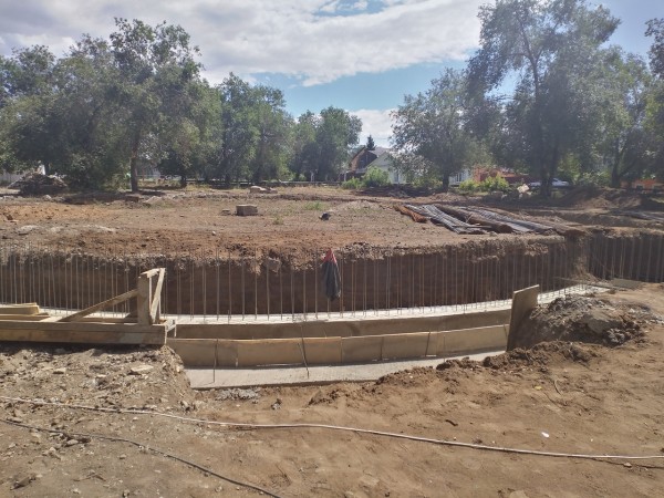 В Оренбурге благоустраивают парк Железнодорожников В Оренбурге благоустраивают парк Железнодорожников