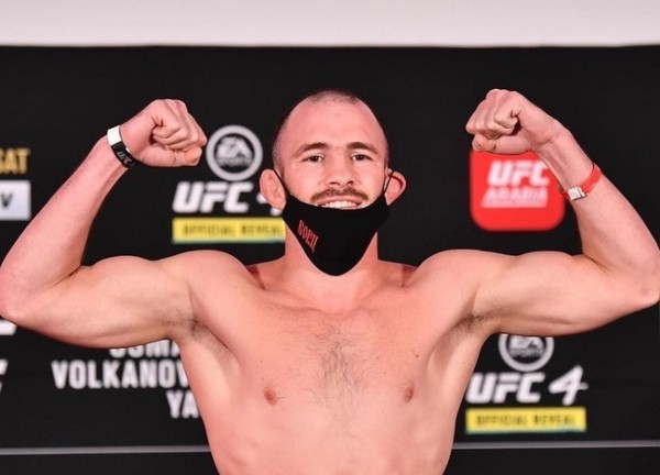 Оренбургский боец Роман Богатов проиграл бой, к которому шел 20 лет