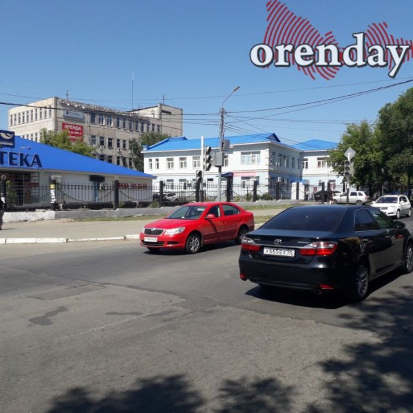 В Оренбурге пешеходы рискуют своей жизнью из-за неработающих светофоров