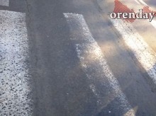 На оренбургской &laquo;Улице Победы&raquo; - ямы, провалы, колеи и трещины