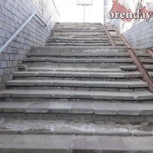 На оренбургской &laquo;Улице Победы&raquo; - ямы, провалы, колеи и трещины