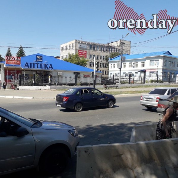 В Оренбурге пешеходы рискуют своей жизнью из-за неработающих светофоров