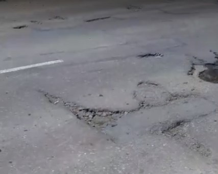 На ямах в Оренбурге появилась новая дорожная разметка