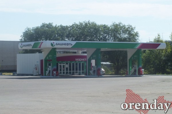 На каких сетях АЗС Оренбурга топливо пока дешевле