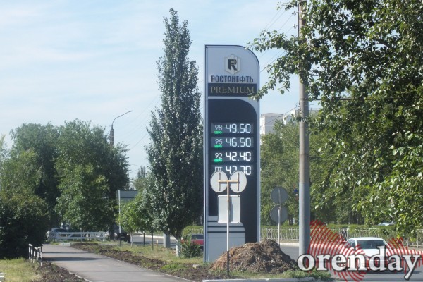 На каких сетях АЗС Оренбурга топливо пока дешевле