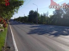 На оренбургской &laquo;Улице Победы&raquo; - ямы, провалы, колеи и трещины