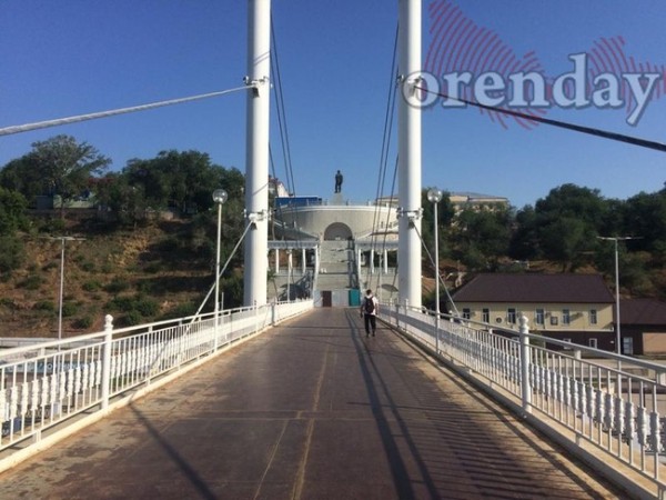 По мосту через Урал из Европы в Азию: путь контрастов