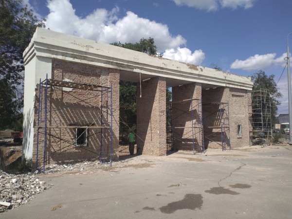 В Оренбурге благоустраивают парк Железнодорожников В Оренбурге благоустраивают парк Железнодорожников