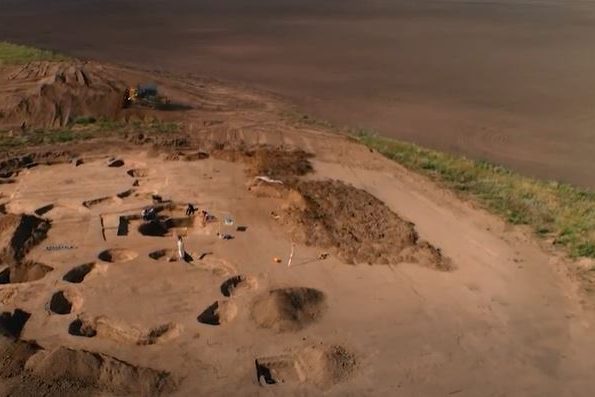 Оренбургские археологи раскопали захоронения, которым около 6000 лет