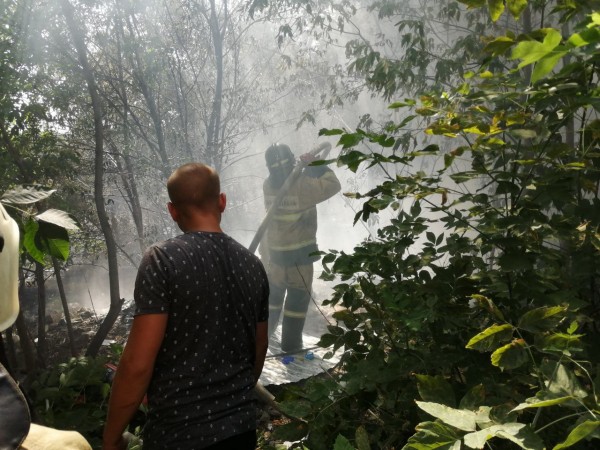 В Оренбурге в&nbsp;центре города горит кладбище