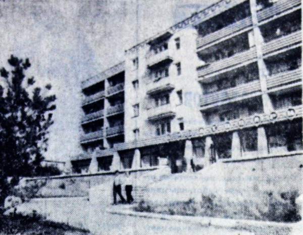 
Дворец спорта для юных хоккеистов и пылесос для королевы красоты: как Орск отмечал дни рожденья 40, 35 и 30 лет назад		