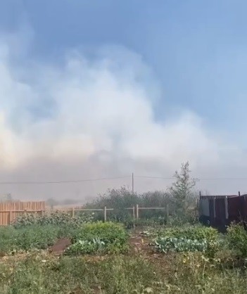 В Оренбурге в&nbsp;центре города горит кладбище