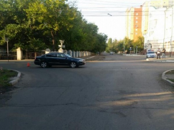 В Оренбурге автомобилист сбил 12-летнюю велосипедистку В Оренбурге автомобилист сбил 12-летнюю велосипедистку