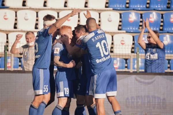 &laquo;Оренбург&raquo; вырвал победу у аутсайдера ФНЛ благодаря дублю Эктова