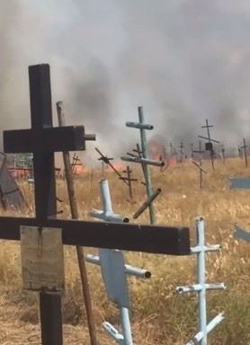 В Оренбурге в&nbsp;центре города горит кладбище