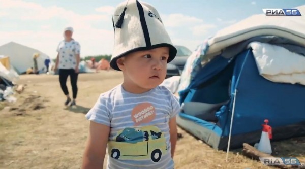 Под открытым небом: около двух тысяч мигрантов приехали в окрестности Бузулука