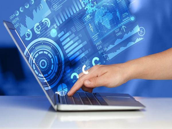 Более 100 школ и колледжей Оренбуржья получили новое цифровое оборудование