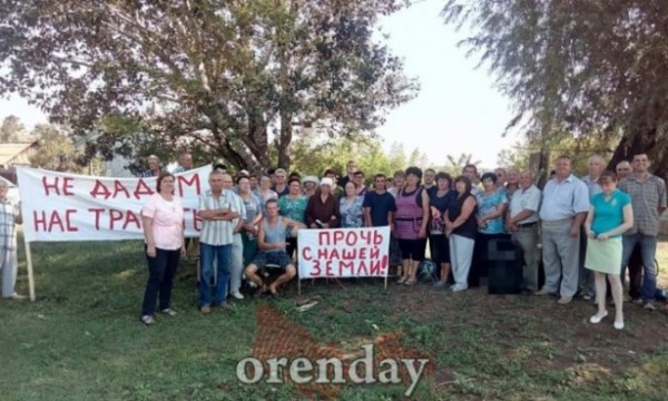 Противники добычи нефти в Октябрьском районе встретились с властями, но зря потратили время
