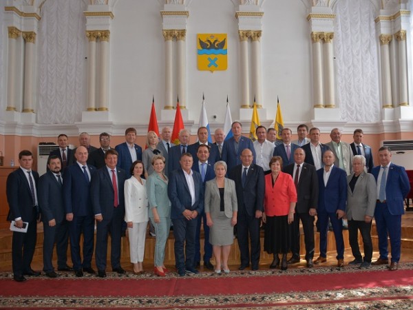 В Оренбурге прошло заключительное заседание Горсовета созыва 2015 года