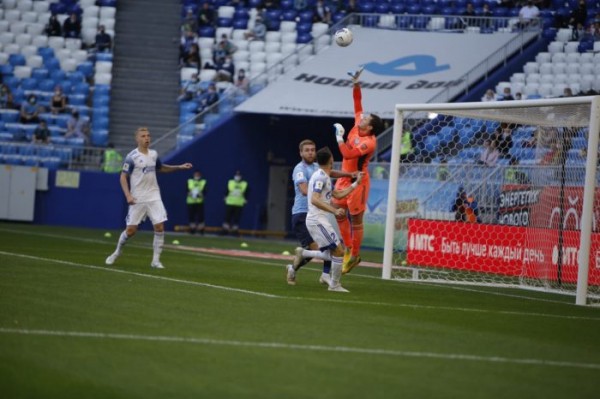 «Оренбург» победил «Крылья Советов» в Самаре «Оренбург» победил «Крылья Советов» в Самаре