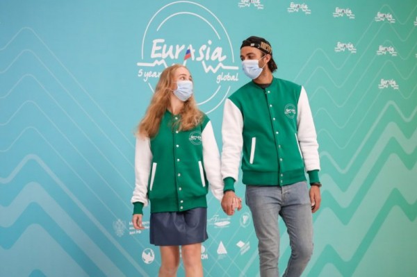 Более 40 семей образовалось на форуме &laquo;Евразия Global&raquo; в Оренбуржье