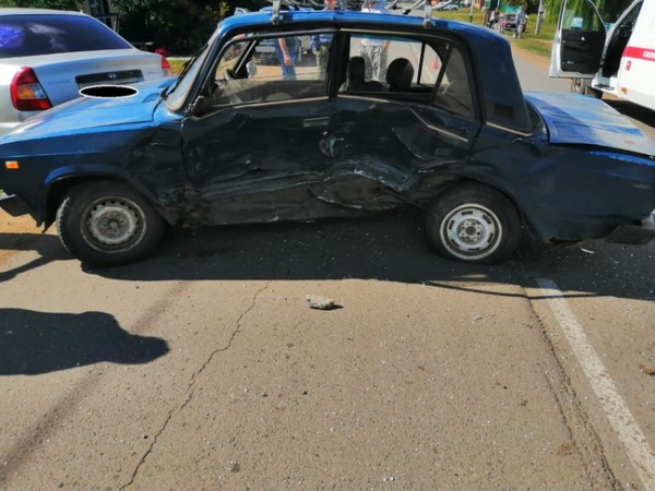 В Тоцком 72-летний водитель "ВАЗ 21070" столкнулся с иномаркой