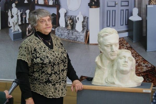 Оренбуржцев приглашают на чай к скульптору Петиной