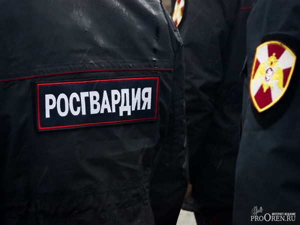 В Оренбурге задержали агрессивного покупателя с ножом