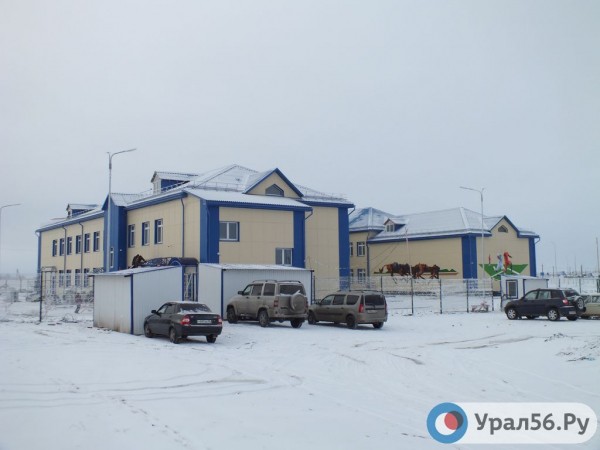 Прокуратура: Домбаровская школа возводилась без разрешения на строительство и без проектной документации
Прокуратура: Домбаровская школа возводилась без разрешения на строительство и без проектной документации