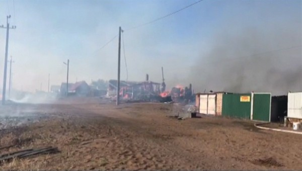 Погорельцам из поселка Колтубановский не хватает выделенных денег на покупку жилья