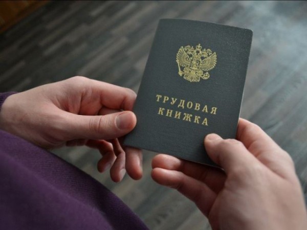 Безработные родители из Оренбуржья получат доплату на детей