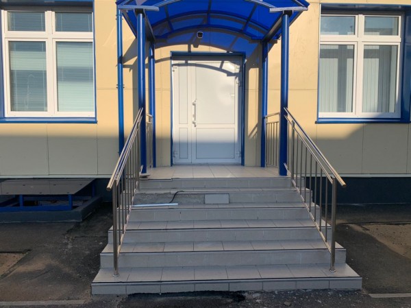 
В домбаровской школе, построенной &laquo;с нуля&raquo; по нацпроекту, уже через полгода обнаружилось множество недостатков		