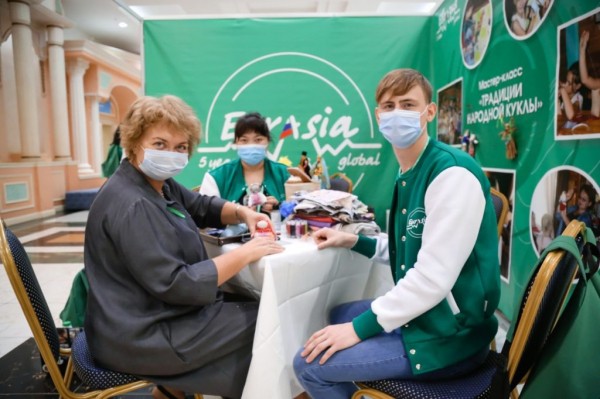 Участники форума &laquo;Евразия Global&raquo; знакомятся с культурой Оренбуржья