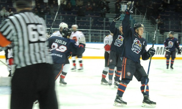 Капитан комментирует матчи