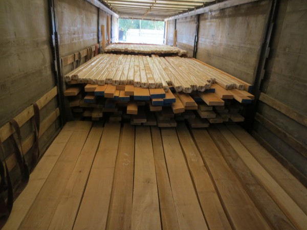 В Оренбуржье задержали ценные породы древесины на 1,5 млн. рублей В Оренбуржье задержали ценные породы древесины на 1,5 млн. рублей