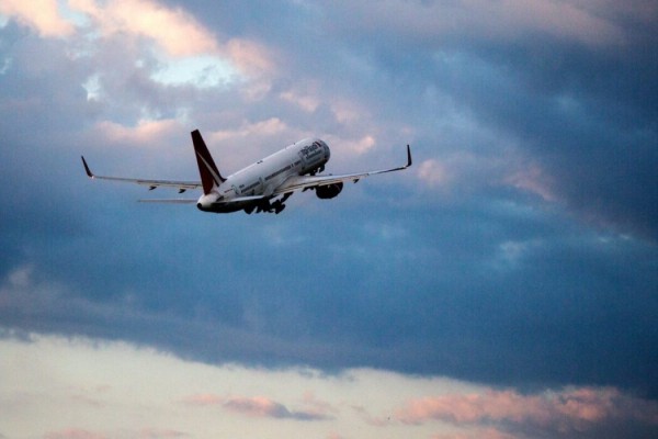 В Оренбурге задержали рейс на Москву из-за неисправности самолета В Оренбурге задержали рейс на Москву из-за неисправности самолета