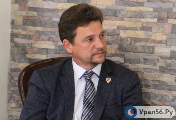 
Депутат Вячеслав Ращупкин: &laquo;Правила, по которым живет горсовет, не в пользу избирателей. Их надо менять&raquo;		