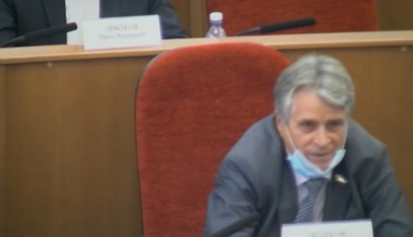 Татьяна Савинова упрекнула оренбургских депутатов за работу на заседании без масок