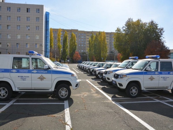 Оренбургские полицейские получили новые служебные автомобили