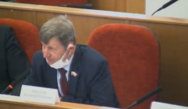 Татьяна Савинова упрекнула оренбургских депутатов за работу на заседании без масок