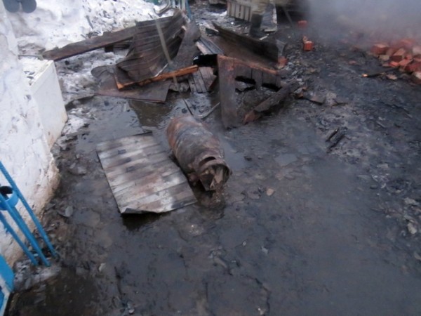 В Кваркенском районе неисправный газовый баллон стал причиной тяжелых травм троих человек