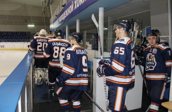 Десять хоккеистов "Сарматов" из Оренбурга заразились коронавирусом