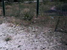 В Медногорске детская площадка становится похожа на свалку